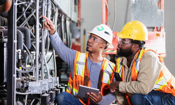 Best Electrical Contractors for Businesses  in Circleville, OH
